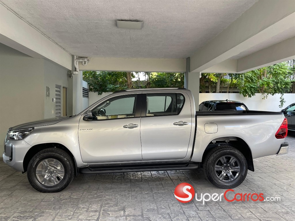 2026 Toyota Hilux SRV — foto 5 / 9