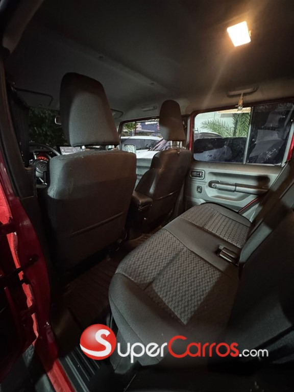 2025 Suzuki Jimny GLX — foto 6 / 11