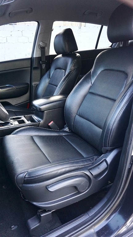 2020 Kia Sportage LX — foto 8 / 10
