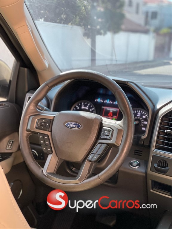 2019 Ford Expedition XLT — foto 8 / 11
