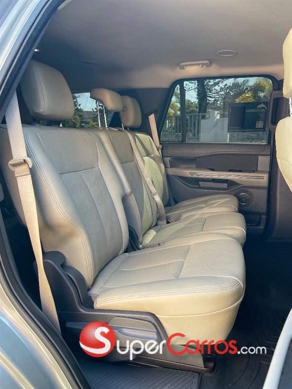 2019 Ford Expedition XLT — foto 10 / 11