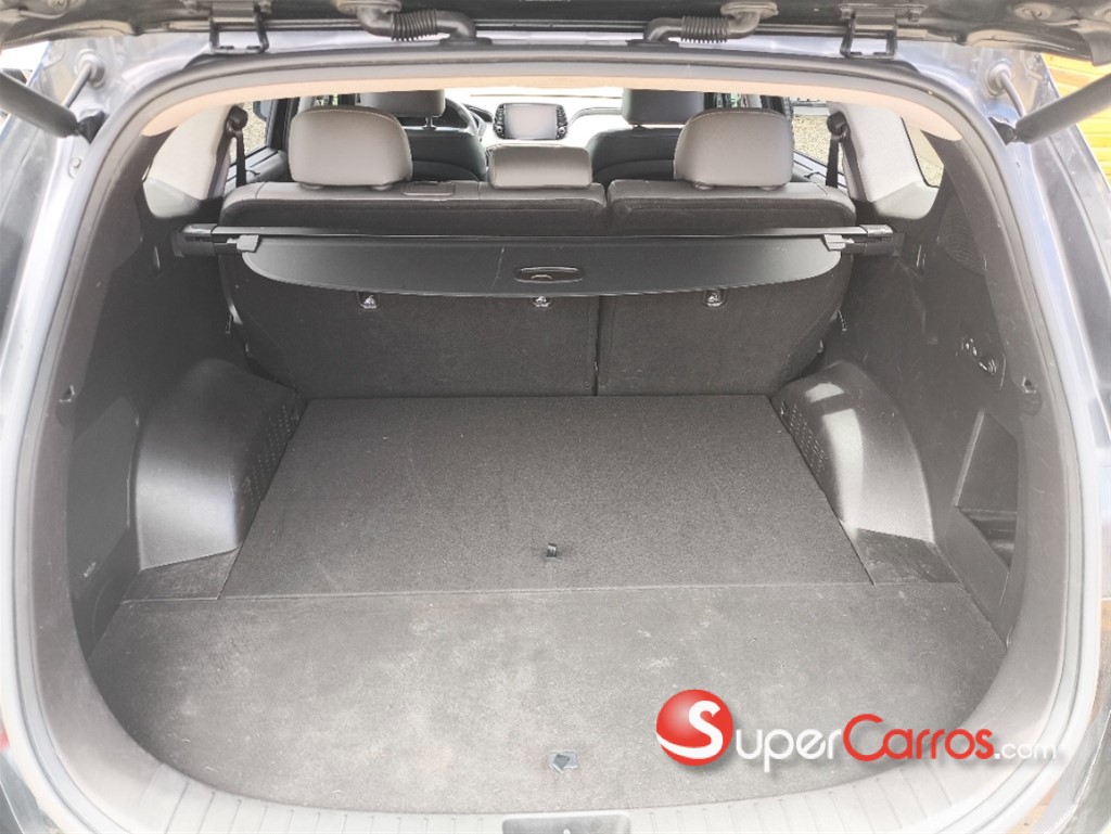 2020 Hyundai Santa Fe Limited — foto 8 / 12