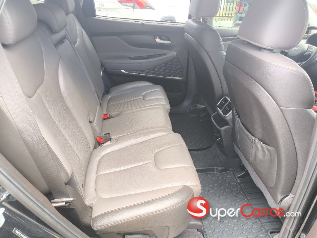 2020 Hyundai Santa Fe Limited — foto 9 / 12