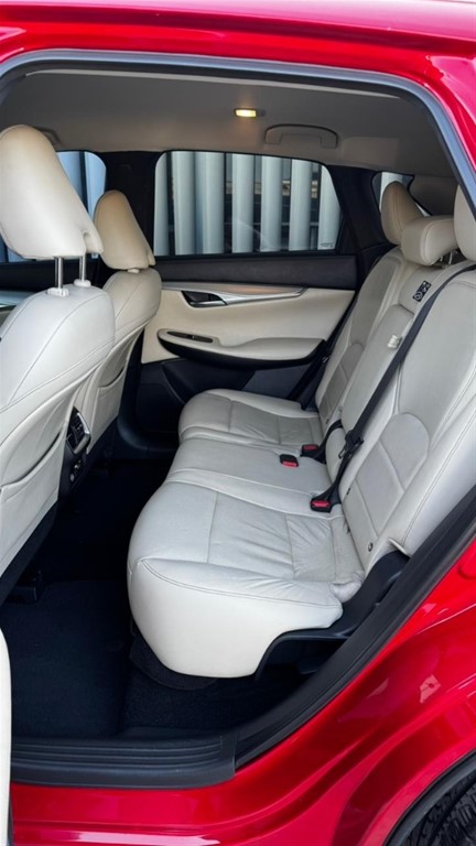 2019 Infiniti QX-50 Luxe — foto 6 / 7
