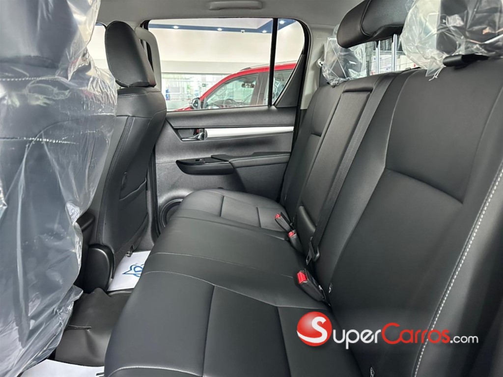 2026 Toyota Hilux Limited WT — foto 7 / 9