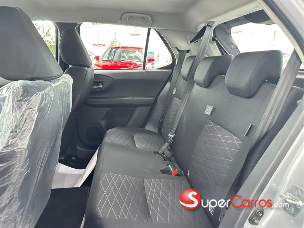 2027 Toyota Agya — foto 7 / 9