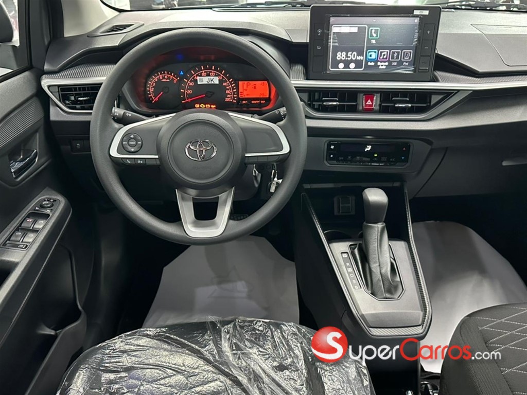 2027 Toyota Agya — foto 8 / 9