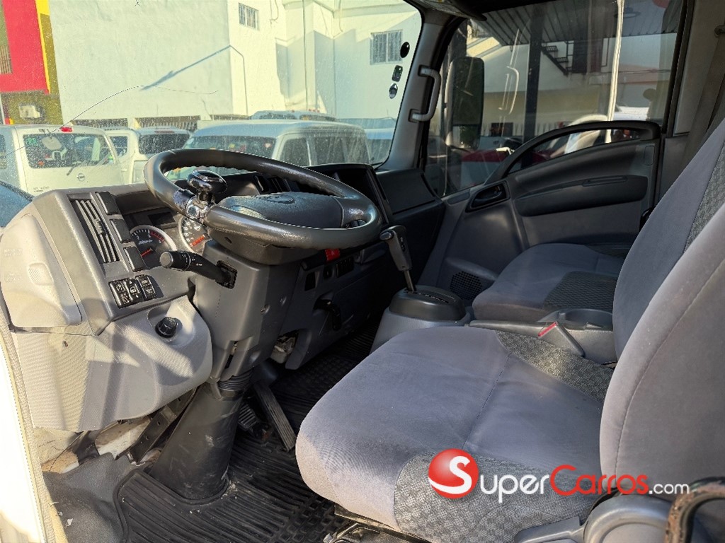 2012 Isuzu NPR — foto 7 / 9