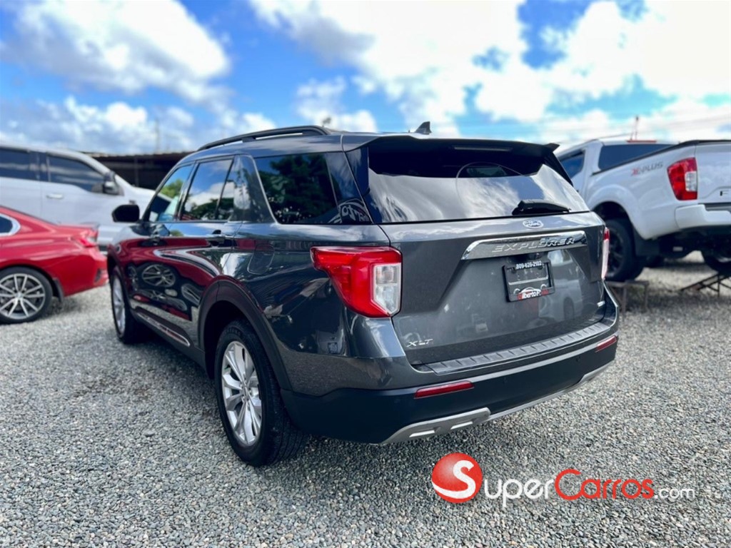 2020 Ford Explorer XLT 4WD — foto 6 / 9