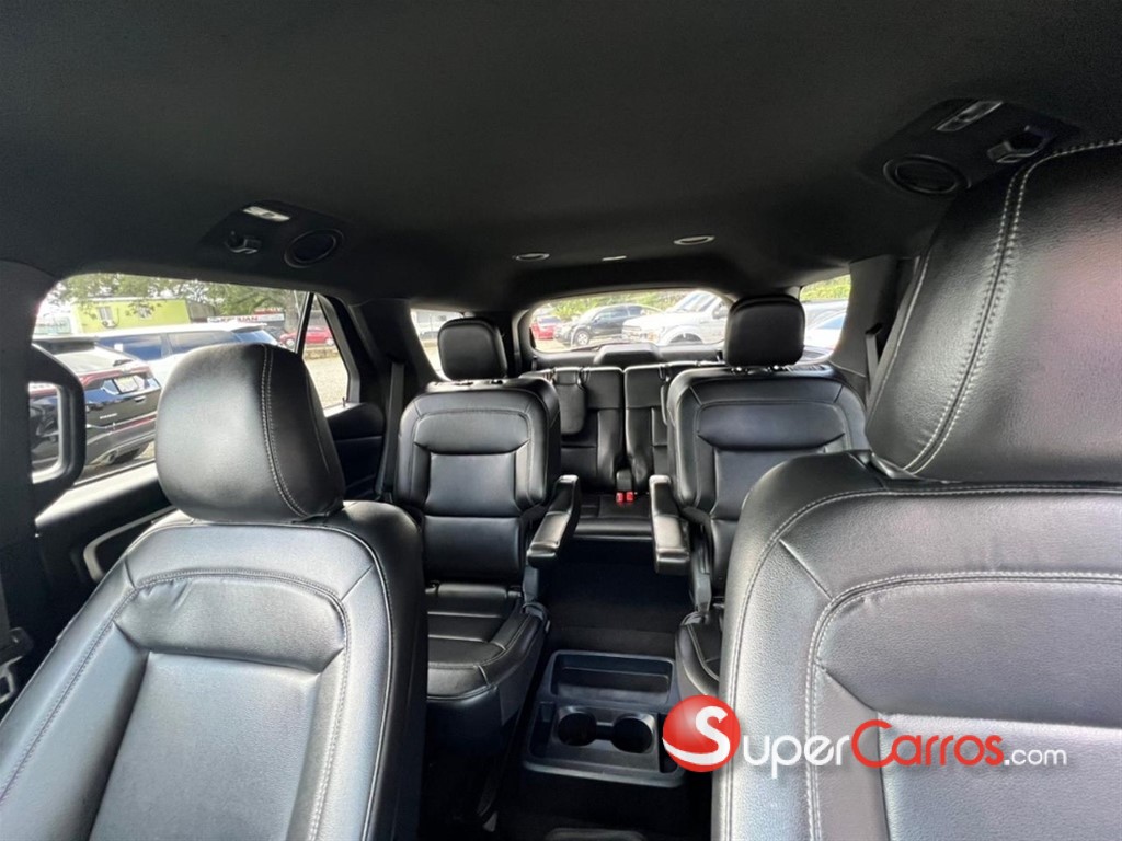 2020 Ford Explorer XLT 4WD — foto 8 / 9