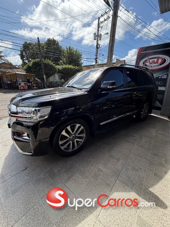 2017 Toyota Land Cruiser 50 ANIVERSARIO — foto 4 / 10