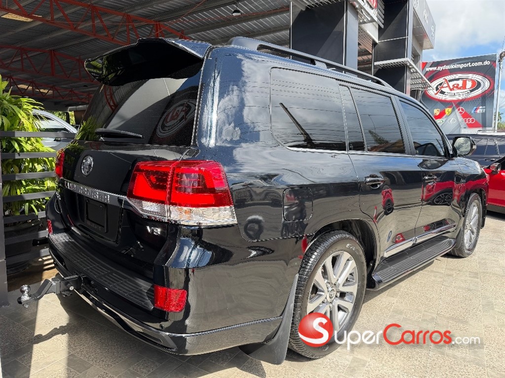 2017 Toyota Land Cruiser 50 ANIVERSARIO — foto 9 / 10