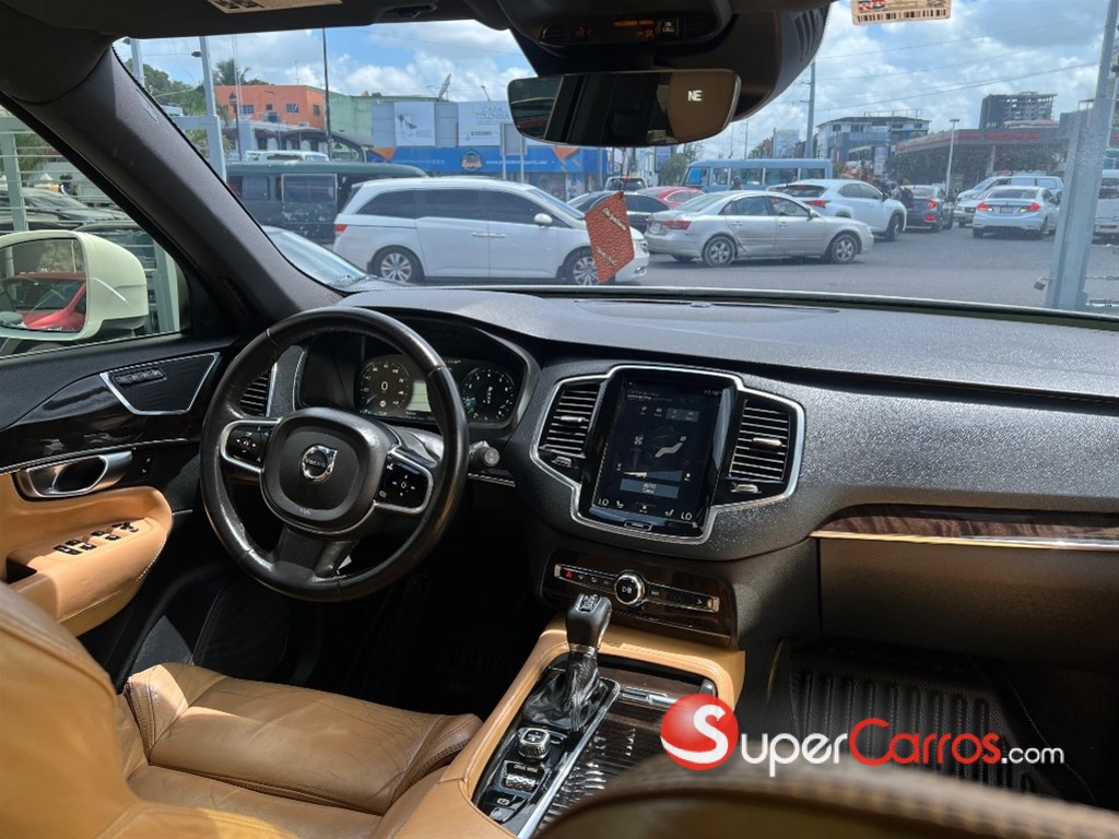 2017 Volvo XC90 Momentum T6 — foto 4 / 8