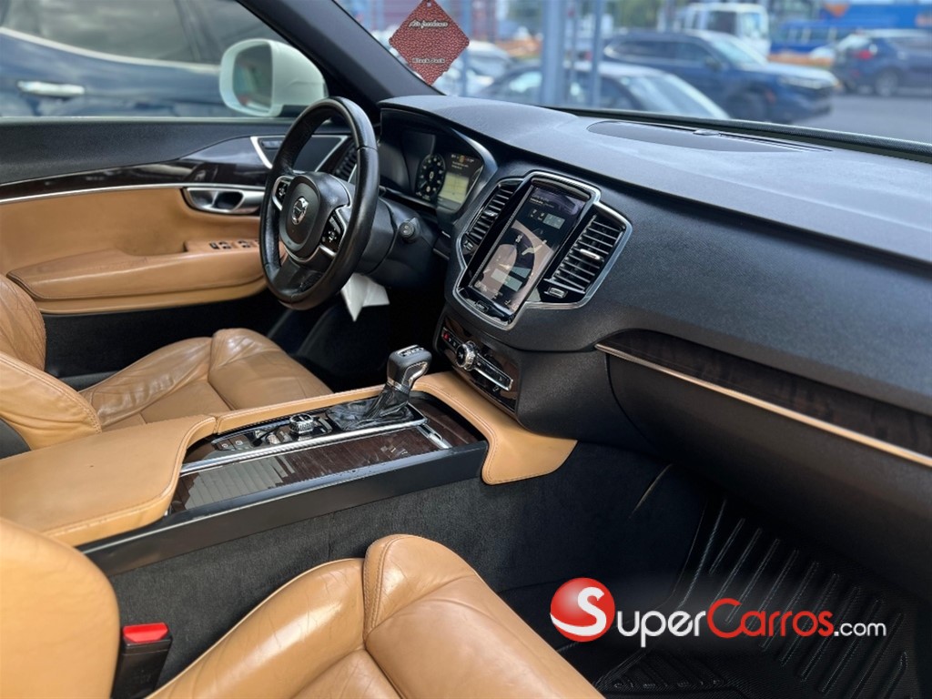 2017 Volvo XC90 Momentum T6 — foto 6 / 8