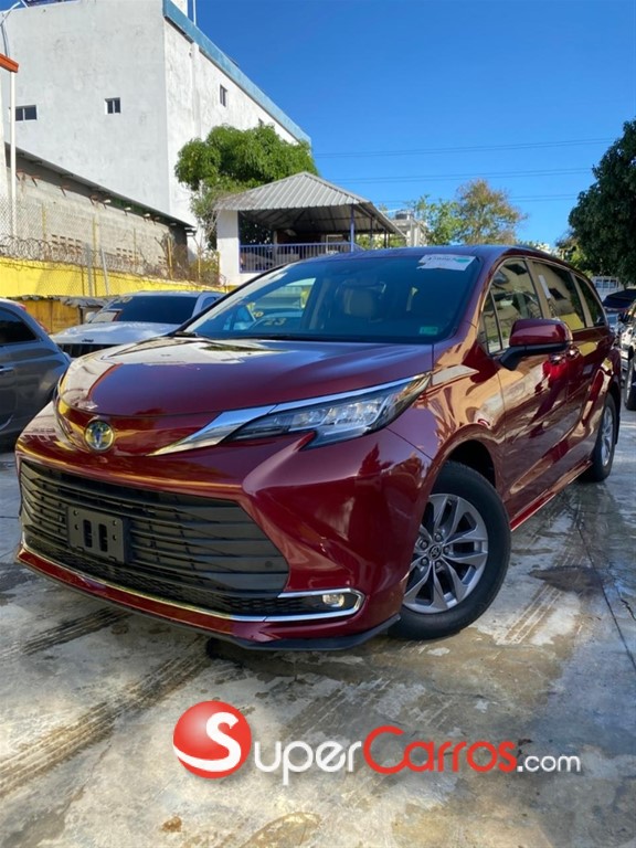 2023 Toyota Sienna XLE