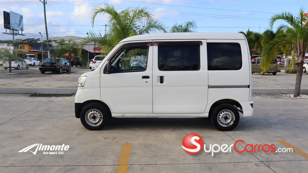 2020 Daihatsu Hijet — foto 2 / 12