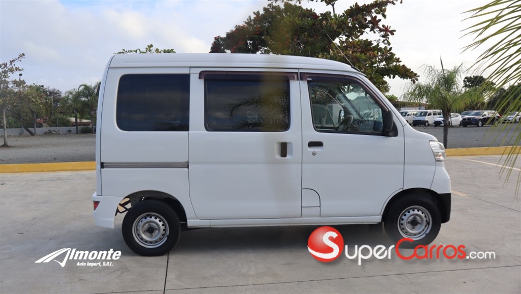2020 Daihatsu Hijet — foto 5 / 12