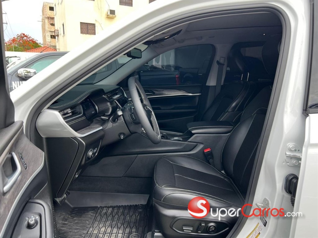 2023 Jeep Grand Cherokee Limited — foto 4 / 10