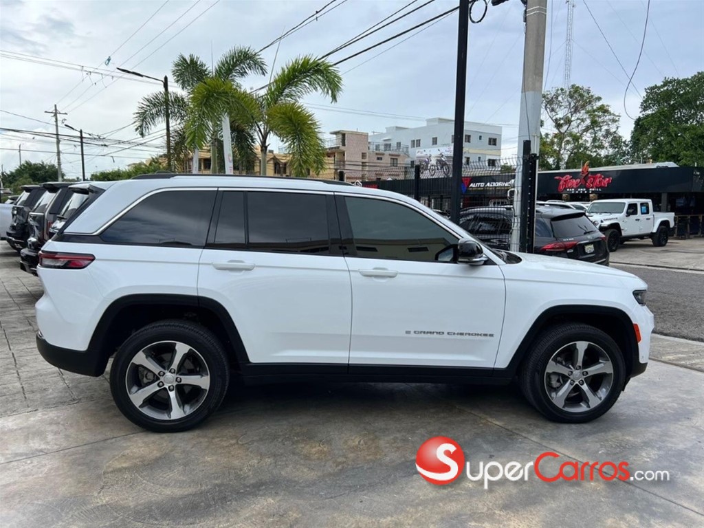 2023 Jeep Grand Cherokee Limited — foto 9 / 10