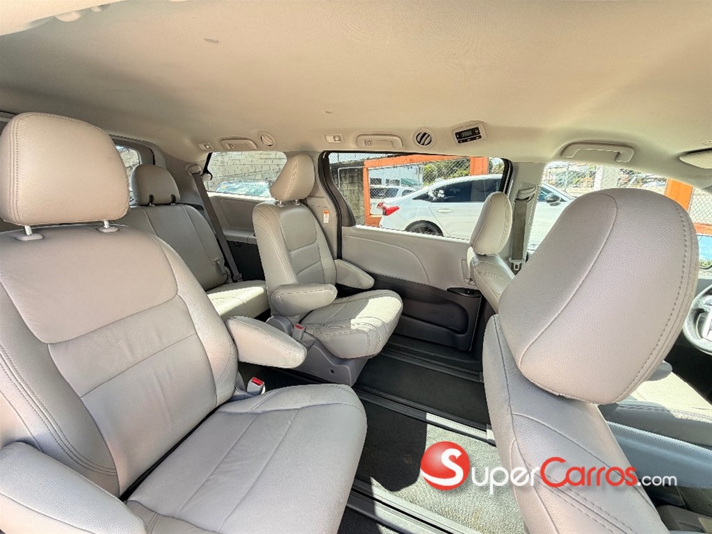 2020 Toyota Sienna — foto 8 / 12