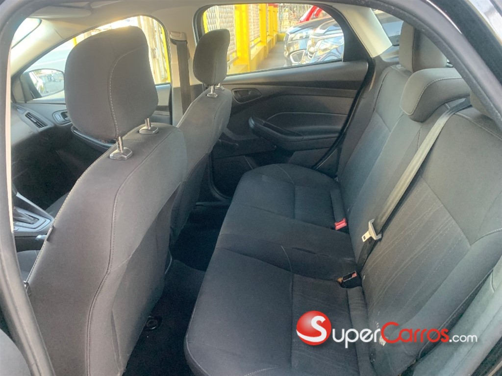 2018 Ford Focus SE — foto 3 / 9