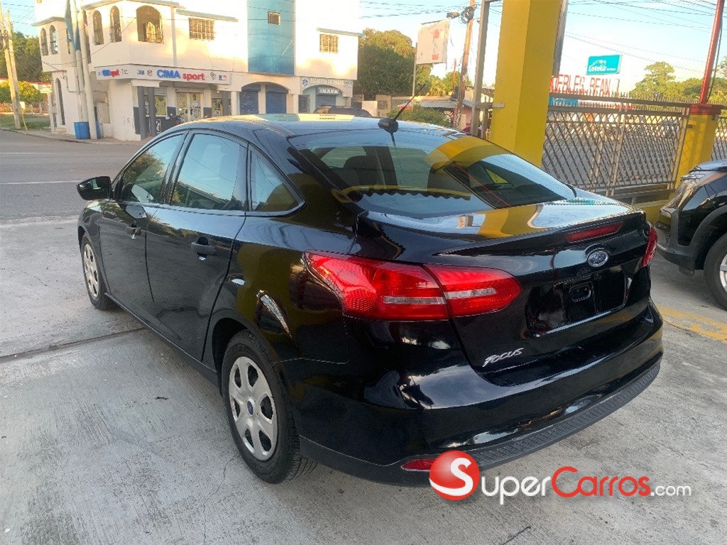 2018 Ford Focus SE — foto 5 / 9