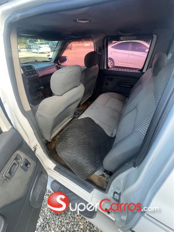 2001 Nissan Frontier LE — foto 7 / 7