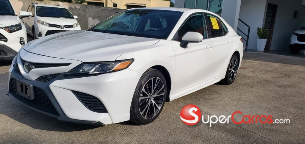 2020 Toyota Camry SE