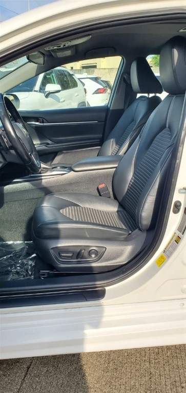 2020 Toyota Camry SE — foto 7 / 11