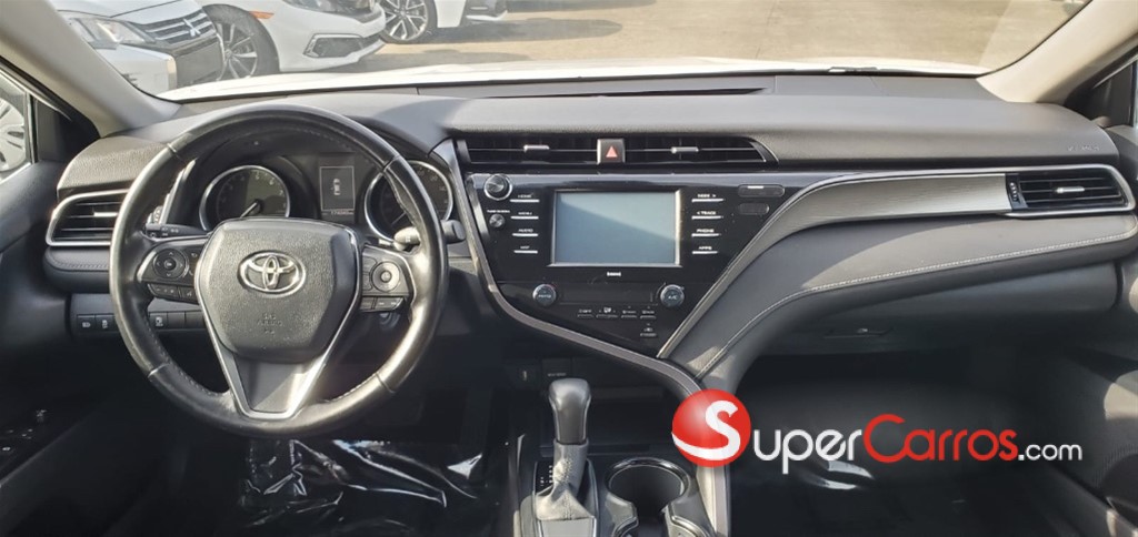 2020 Toyota Camry SE — foto 9 / 11