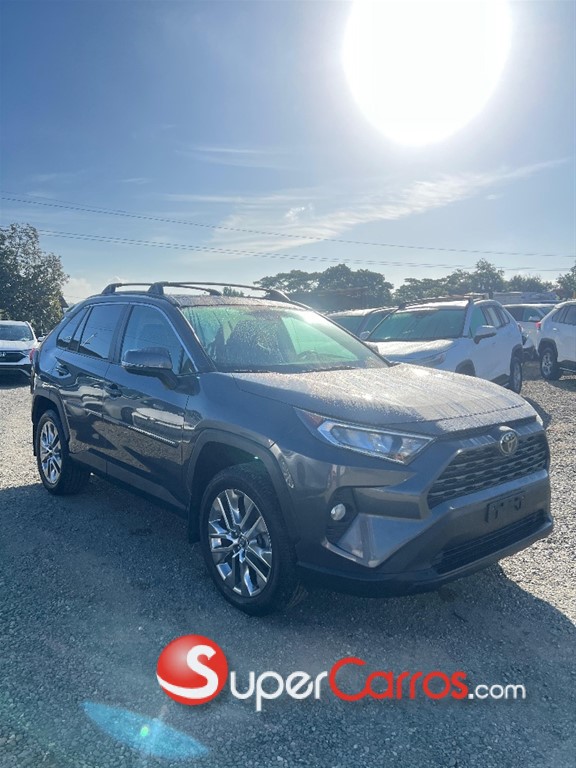 2020 Toyota RAV4 XLE Premium — foto 3 / 11