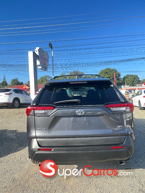 2020 Toyota RAV4 XLE Premium — foto 5 / 11