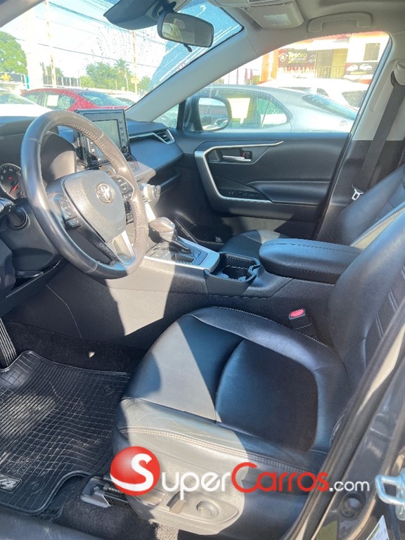 2020 Toyota RAV4 XLE Premium — foto 11 / 11