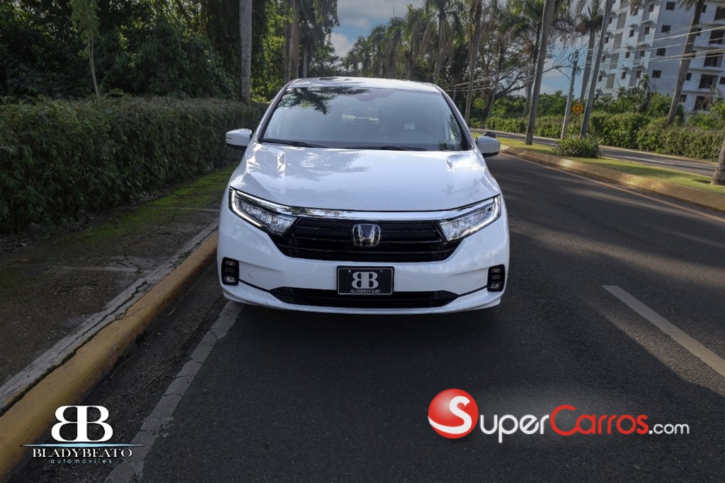 2023 Honda Odyssey Touring — foto 2 / 12