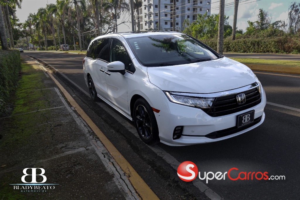 2023 Honda Odyssey Touring — foto 3 / 12
