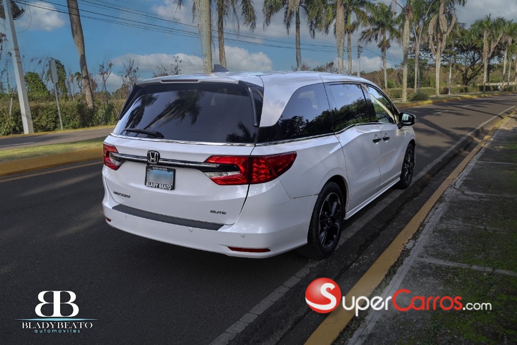 2023 Honda Odyssey Touring — foto 8 / 12