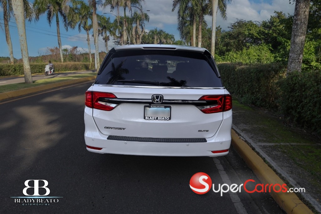 2023 Honda Odyssey Touring — foto 9 / 12
