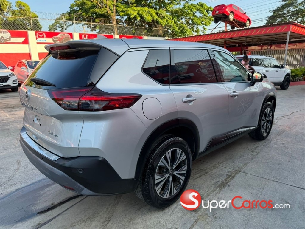 2021 Nissan Rogue SV — foto 4 / 9