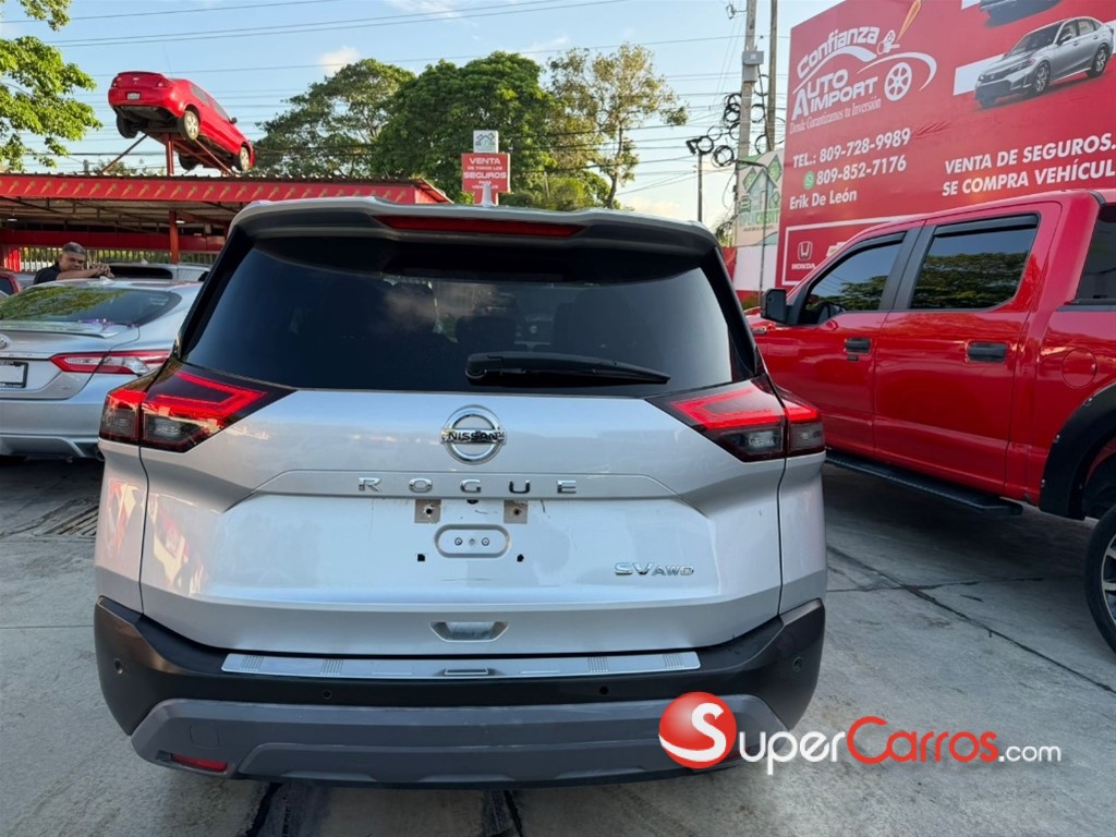 2021 Nissan Rogue SV — foto 5 / 9