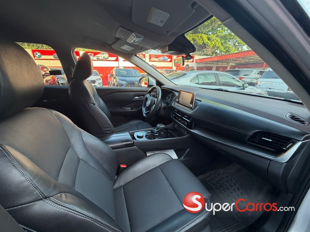 2021 Nissan Rogue SV — foto 8 / 9