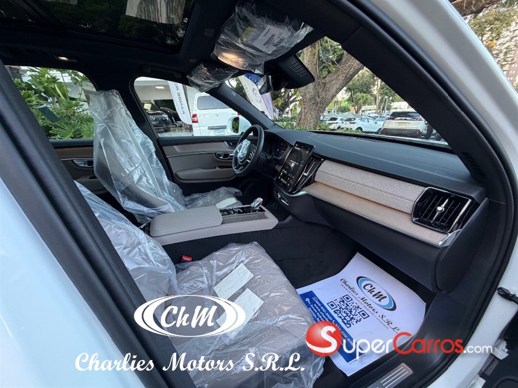 2026 Volvo XC90 RE Core — foto 8 / 11