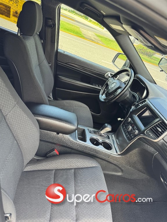 2020 Jeep Cherokee Laredo — foto 6 / 9