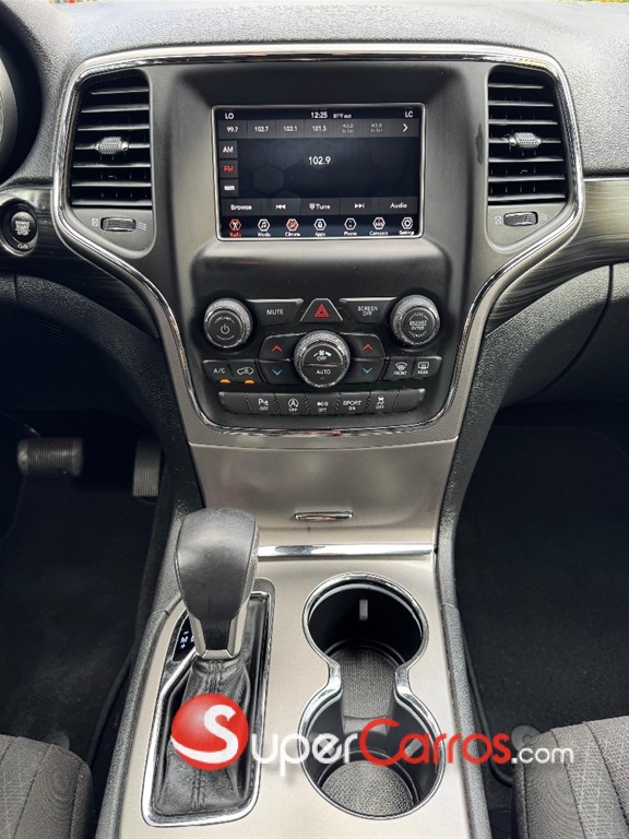 2020 Jeep Cherokee Laredo — foto 8 / 9