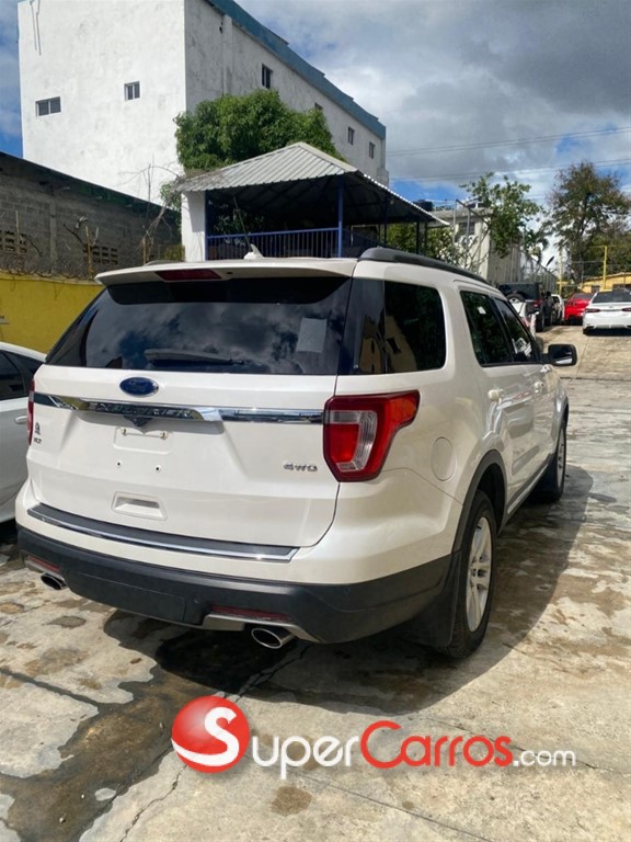 2018 Ford Explorer XLT 4WD — foto 4 / 11
