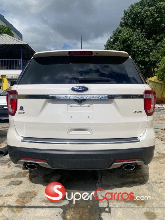 2018 Ford Explorer XLT 4WD — foto 6 / 11