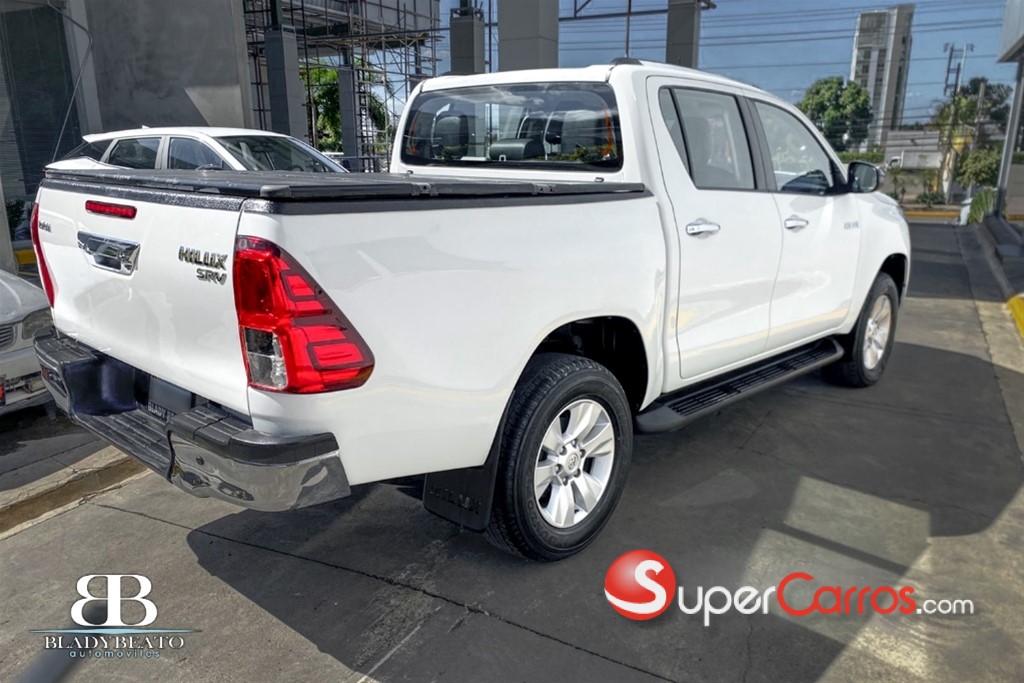 2018 Toyota Hilux — foto 4 / 12