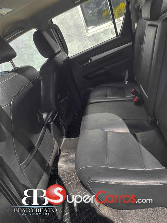 2018 Toyota Hilux — foto 8 / 12