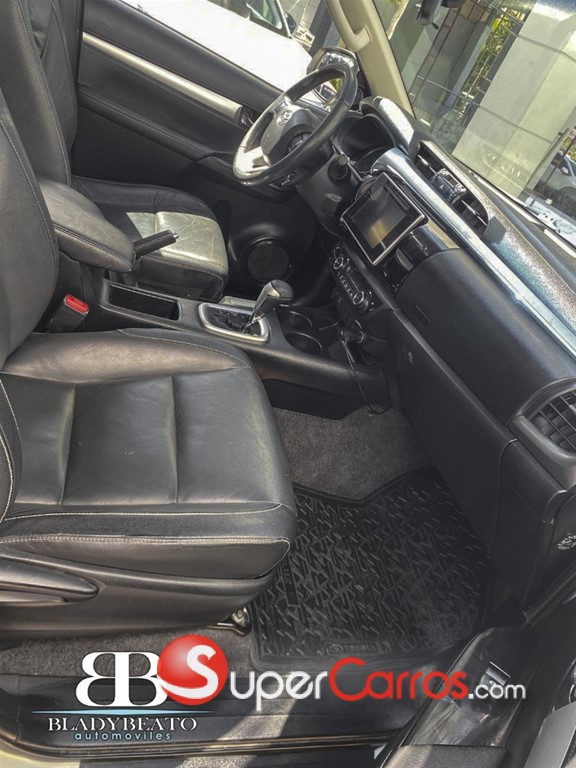 2018 Toyota Hilux — foto 9 / 12