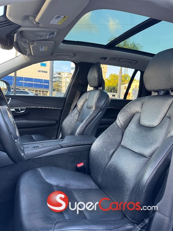 2020 Volvo XC90 Momentum T6 — foto 8 / 12