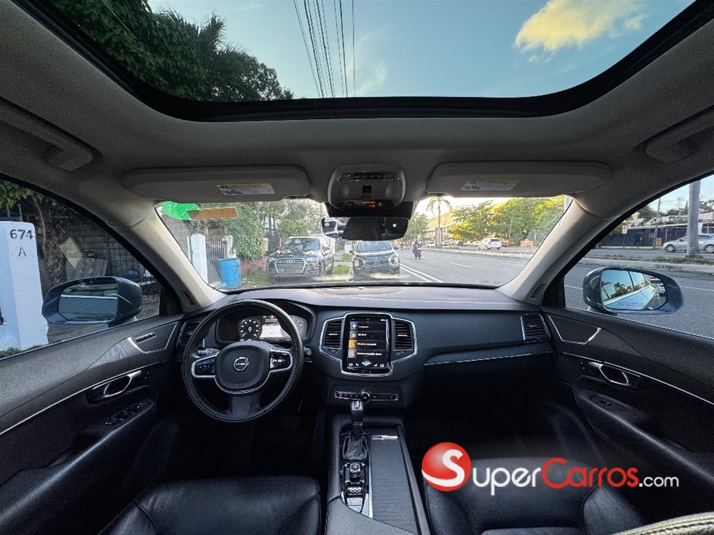 2020 Volvo XC90 Momentum T6 — foto 10 / 12